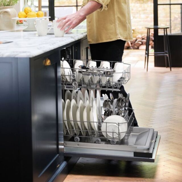 Caple DI632 12 Place Setting 6 Program Integrated Full Size Dishwasher
