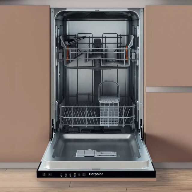 Hotpoint HP2ID10CS80UK/M 10 Place Settings 5 Programs Integrated Dishwasher